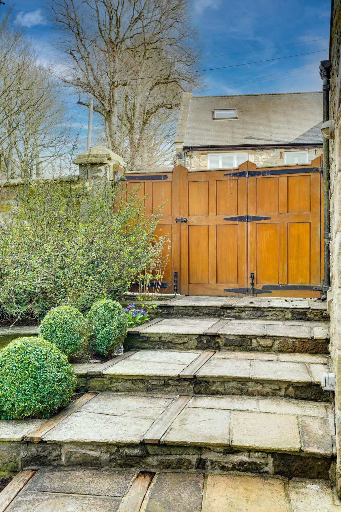 Garden Stable At Hallsteads: Luxury Stone Cottage, With Parking آلن موث المظهر الخارجي الصورة