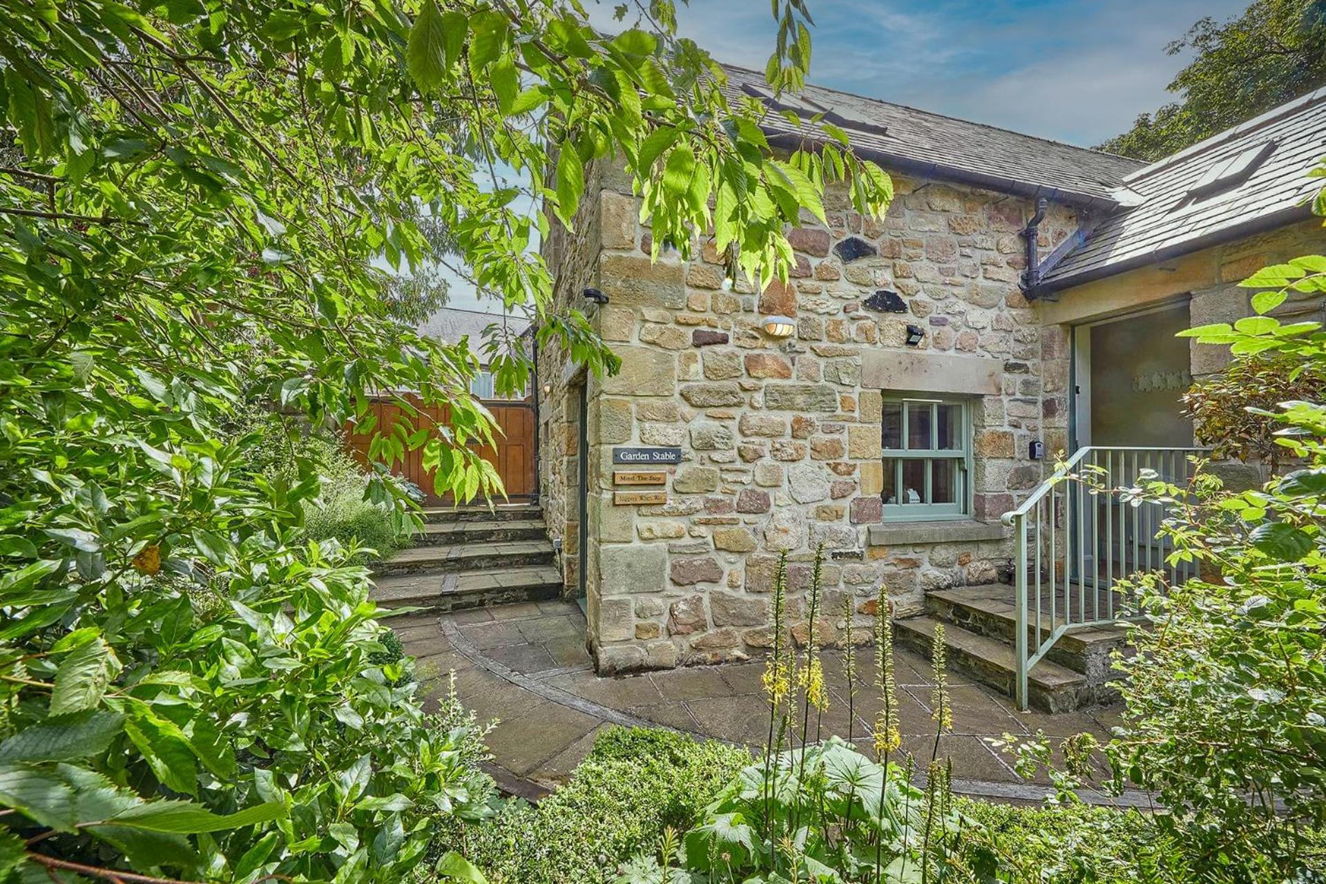 Garden Stable At Hallsteads: Luxury Stone Cottage, With Parking آلن موث المظهر الخارجي الصورة